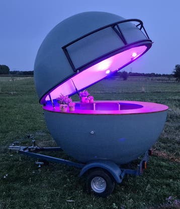Foodtruck/ bolvormige aanhanger/ verkoopwagen, Ophalen