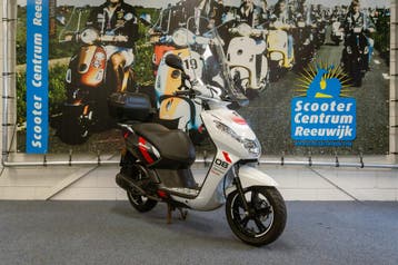 Peugeot Kisbee 4t 25km/u wit - 2021, Fietsen en Brommers, Verzenden, Nieuw