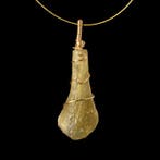 Oud-Romeins Pendant, met een met draad omwikkelde Romeinse, Antiek en Kunst