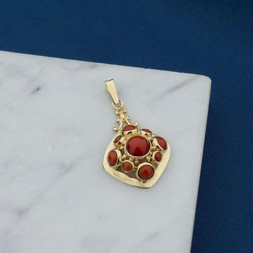 Gouden hanger met bloedkoraal (Hanger of bedel), Ophalen of Verzenden, Gebruikt, Goud, Overige merken