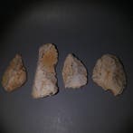 Neolithisch 4 vuurstenen. 12 cm lang. Mes - 5000 v.Chr. Bijl