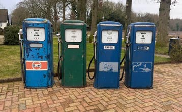 GEVRAAGD OUDE DIESELPOMP BENZINEPOMP BENZINE DIESEL POMP