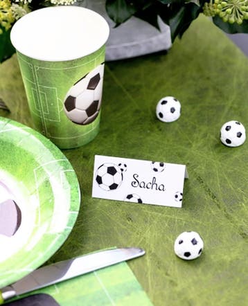 10 Voetbal placemats zwart wit rond nu 4,95, Ophalen of Verzenden, Nieuw, Versiering, Verjaardag