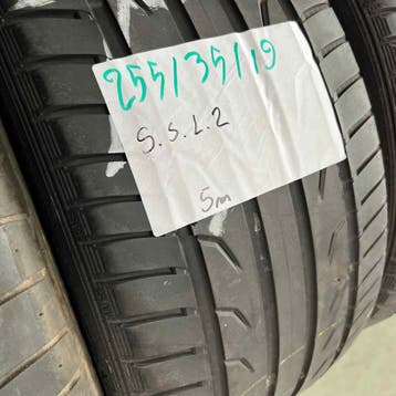 2 x Semperit 255-35-19 Zomerbanden 5mm, 19 inch, Gebruikt, 255 mm, Ophalen of Verzenden
