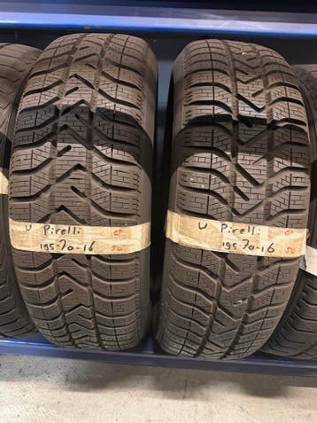 195-70-16 Pirelli Winterbanden 8mm Incl Montage 195 70 16, Auto-onderdelen, Ophalen, Gebruikt, 16 inch, Winterbanden