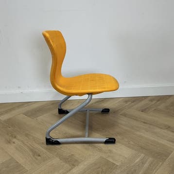 Pantoswing leerlingstoel zithoogte 31 cm, geel -grijs, Huis en Inrichting, Stoelen, Ophalen of Verzenden, Gebruikt, Stof, Eén