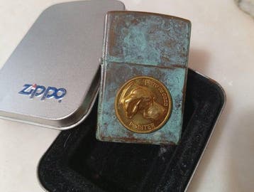 Zippo, Zippo – Pointer (1991 VII) - Factory Aged Brass with, Nieuw