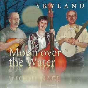 cd - Skyland - Moon Over The Water, Verzenden, Zo goed als nieuw
