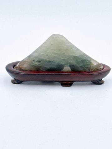 Miniatuur Japanse Suiseki / Kijksteen – Mount Fuji-vorm met