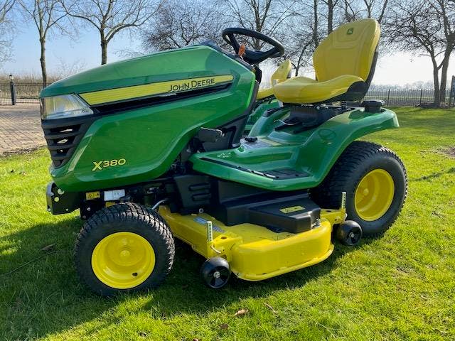 John Deere X 380 zitmaaier Aanbieding (overjarig), Tuin en Terras, Zitmaaiers, Nieuw, Verzenden