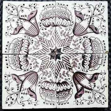 Tegel - Vierpas antieke tegels met tulpen. - 1750-1800