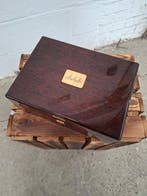 Auguste Paris - a la civette - Sigarendoos - Walnoot, Verzamelen, Rookartikelen, Aanstekers en Luciferdoosjes, Nieuw