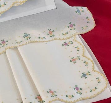 Met de hand gemaakt met bloemmotieven. - Laken (3) - 267 cm