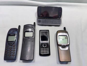 Nokia - Mobiele telefoon (5) - Niet compleet, Nieuw
