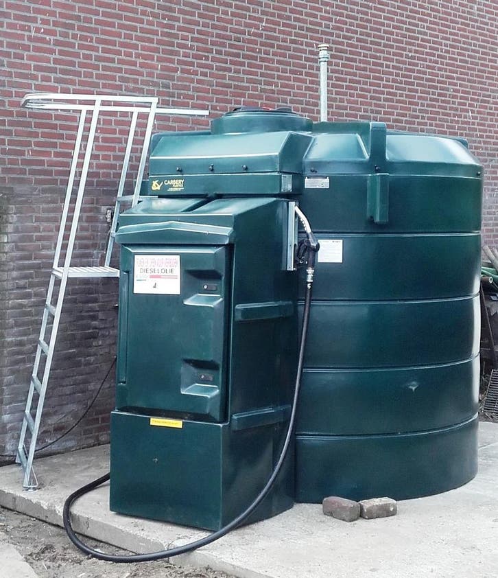 Dieseltank kunststof Carbery 6.000, Zakelijke goederen, Machines en Bouw | Pompen en Compressoren, Verzenden