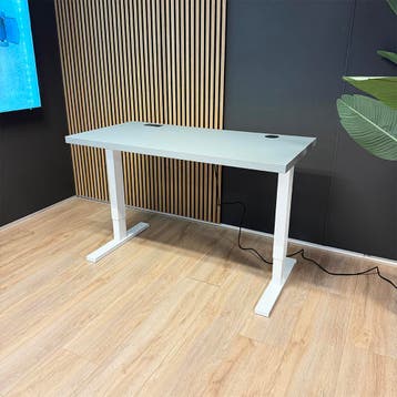 Actiforce Elements Elektrisch Zit-sta bureau 138x67cm Grijs, Ophalen of Verzenden, In hoogte verstelbaar, Nieuw