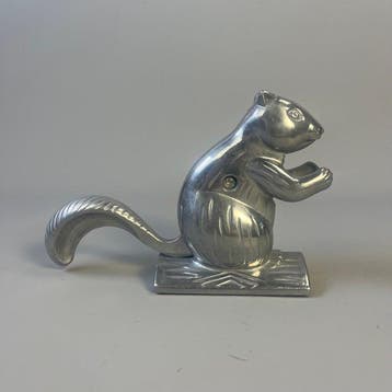 Notenkraker - Vintage - Aluminium Eekhoorn op stam -