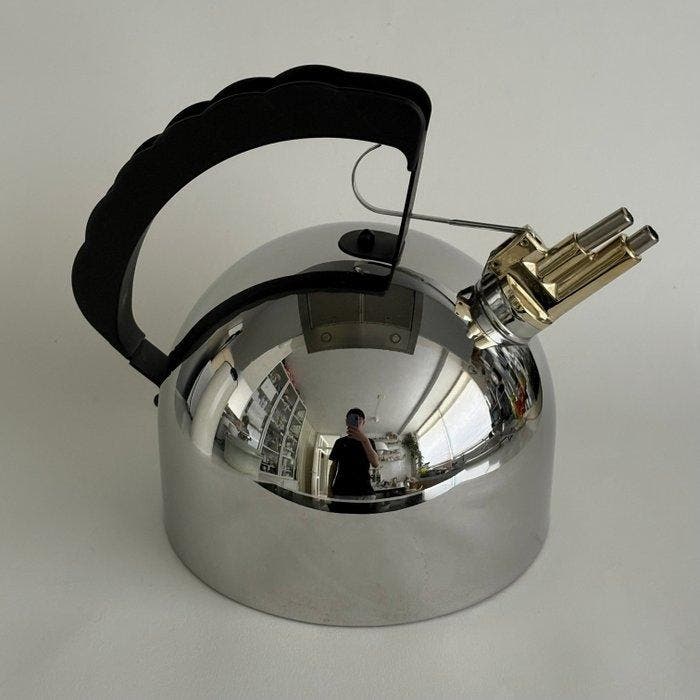 Alessi - Richard Sapper - Fluitketel - 9091 Kettle -, Antiek en Kunst, Antiek | Meubels | Stoelen en Banken