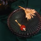 Vintage gouden kogelhanger met carneool (Hanger of bedel), Ophalen of Verzenden, Gebruikt, Goud, Overige merken