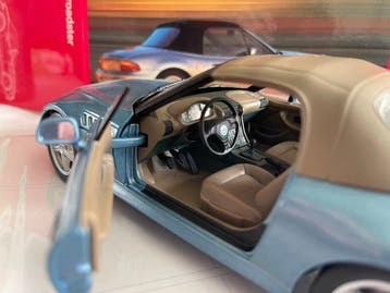 UT 1:18 - Modelauto - BMW Z3 roadster, Nieuw