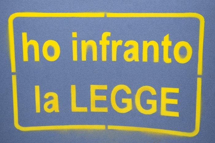 Clet Abraham (1966) - Ho infranto la legge - Stencil, Antiek en Kunst, Kunst | Designobjecten
