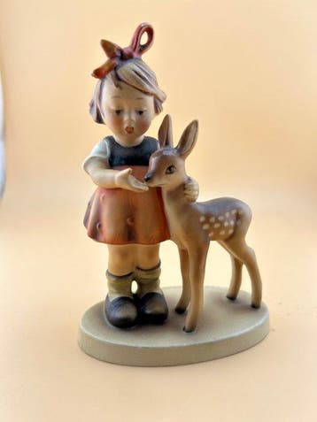 Goebel - M.I. Hummel - Figuur - Mädchen mit Reh - Porselein