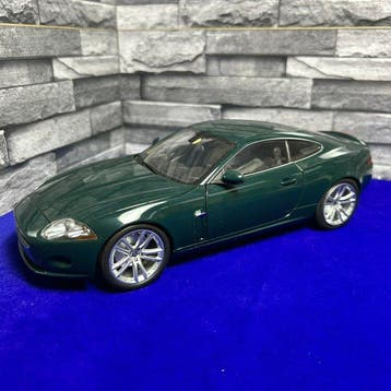 Minichamps 1:18 - Modelauto - Jaguar XK Coupé, Verde scuro, Nieuw