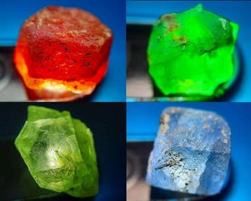 40 ct - POKER GEMS - Natuurlijke smaragd, robijn, saffier,