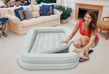 Intex Luchtbed Comfort | 168x107 | A-kwaliteit | Beste Prijs, Ophalen of Verzenden, Ingebouwde pomp, Nieuw, 2-persoons