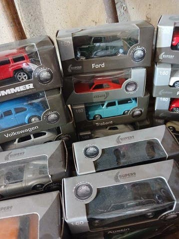 Welly 1:60 - Modelauto (39) - Assortiment: Ford, Volkswagen,, Nieuw