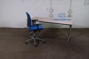 Bureau licht eiken 180x80 handmatig verstelbaar grijs frame, Overige typen, Gebruikt, Verzenden, Overige merken