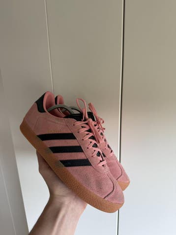 Adidas Gazelle – Roze/Zwart – Maat 38, Roze, Verzenden, Adidas, Sneakers of Gympen