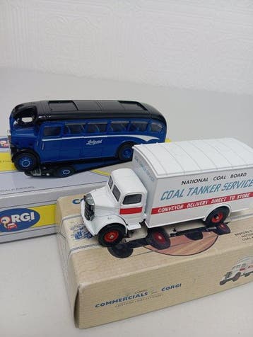 Corgi 1:43 - Model vrachtwagen (2) - AEC Regal Coach +, Nieuw