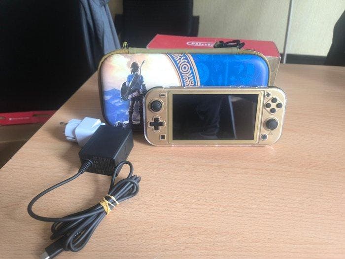 Nintendo - Switch Lite - Hyrule Edition - Handheld gaming, Spelcomputers en Games, Spelcomputers | Overige Accessoires
