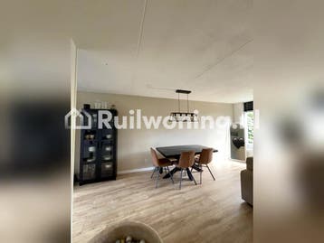 Heiloo: Huis met 4 kamers, 80 m², €698 huur