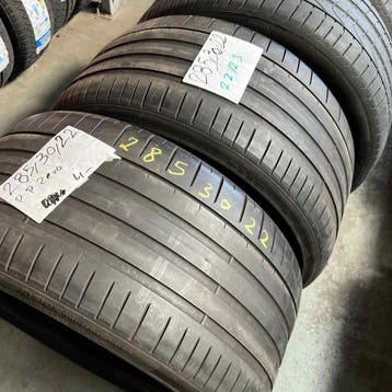 2 x Pirelli PZero 285-30-22 Zomerbanden 4mm, Gebruikt, 285 mm, Overige maten, Ophalen of Verzenden