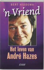 N Vriend Het Leven Van Andre Hazes, Boeken, Ophalen of Verzenden, Nieuw