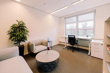 Kantoorruimte in Regus Business Park, Verzenden