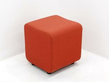 Poef Ahrend - 43x40x40cm - rood, Werkplek, Ophalen of Verzenden, Gebruikt, Overige typen