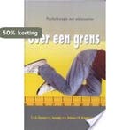 Over een grens 9789023235439, Verzenden, Gelezen