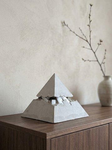 LO Art Studio - Trascent (Pyramid Selenis version)