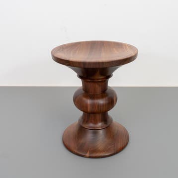 4x Vitra Eames Stool B Bijzettafel Amerikaans Notenhout, Minder dan 45 cm, Minder dan 55 cm, Rond, Nieuw