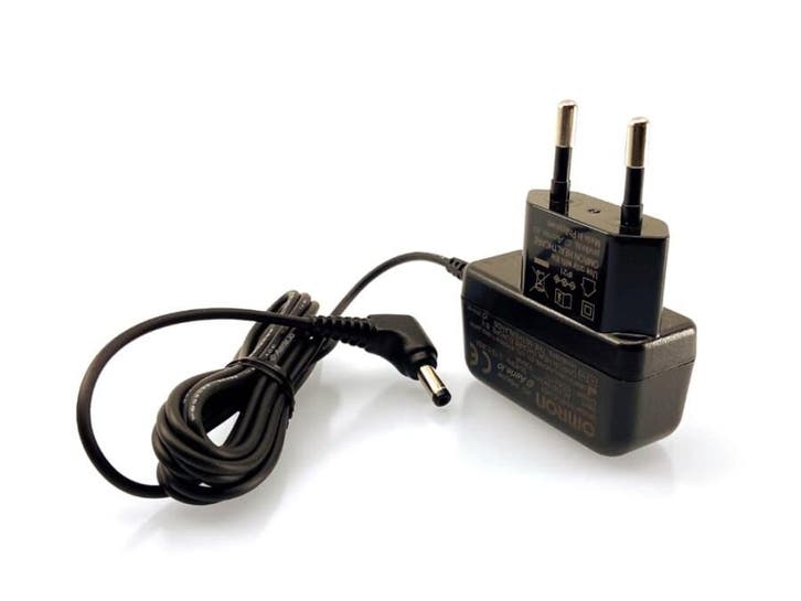 Omron lichtnetadapter voor bovenarm bloeddrukmeters, Diversen, Verpleegmiddelen, Nieuw, Verzenden