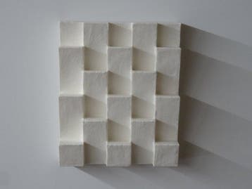 Hans Meeuwsen - Reliëf, 2026 - 15 wit porseleinen wandrelief