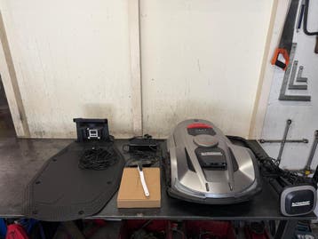 Sunseeker X7 Plus Gen1 Zonder Begrenzingsdraad | GPS RTK, Gebruikt, Meer dan 25 cm, Sunseeker , Bestuurbaar via app