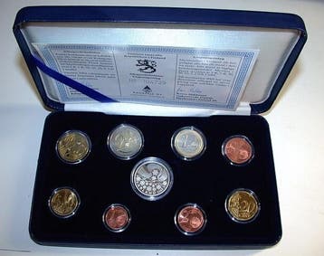 3,88 Euro,munten set 1 Cent-2 Euro mit zilverj 2003 Finnl..., Postzegels en Munten, Munten | Europa | Euromunten, Verzenden