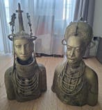 Monumentaal paar koninklijke Edo-busten – Koninkrijk Benin