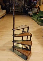 Boekenkast - Walnoot - Bibliotheektrap