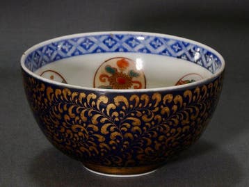 Ko-Imari Ruri-Glazuur Goud Arabeske & Nishiki-de Kom -