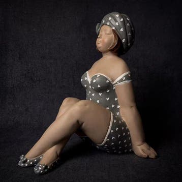 Beeld, Elegente dame - 20.5 cm - Hars